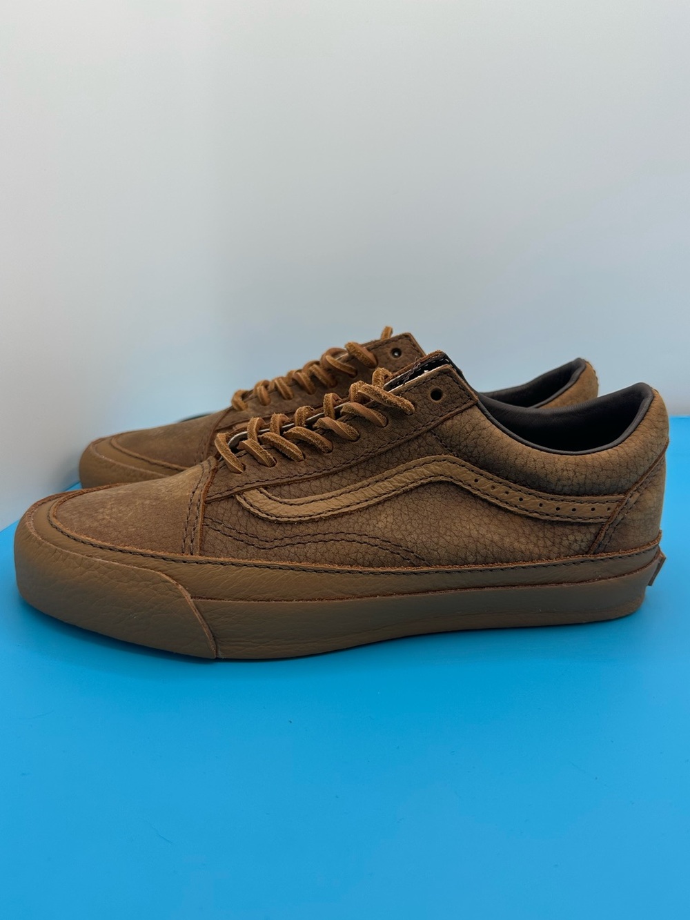 NEW! Vans Premium Old Skool leather- Men’s size 7.5